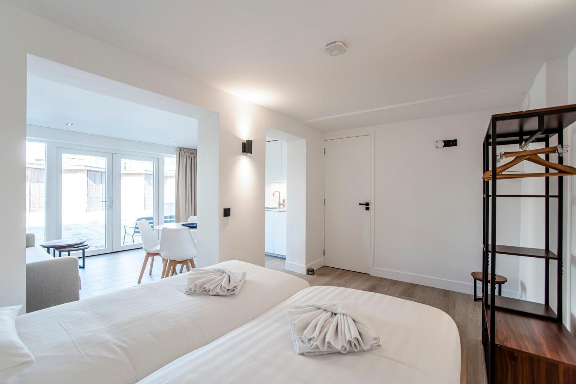 Апартаменты La Casa Alba With Private Parking Зандфорт Экстерьер фото