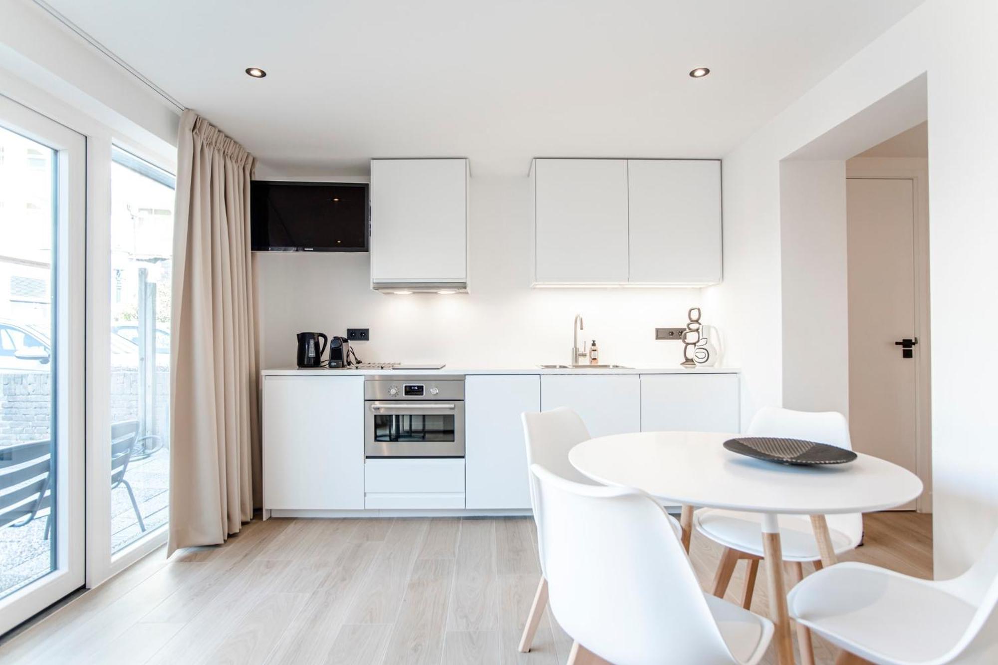 Апартаменты La Casa Alba With Private Parking Зандфорт Экстерьер фото