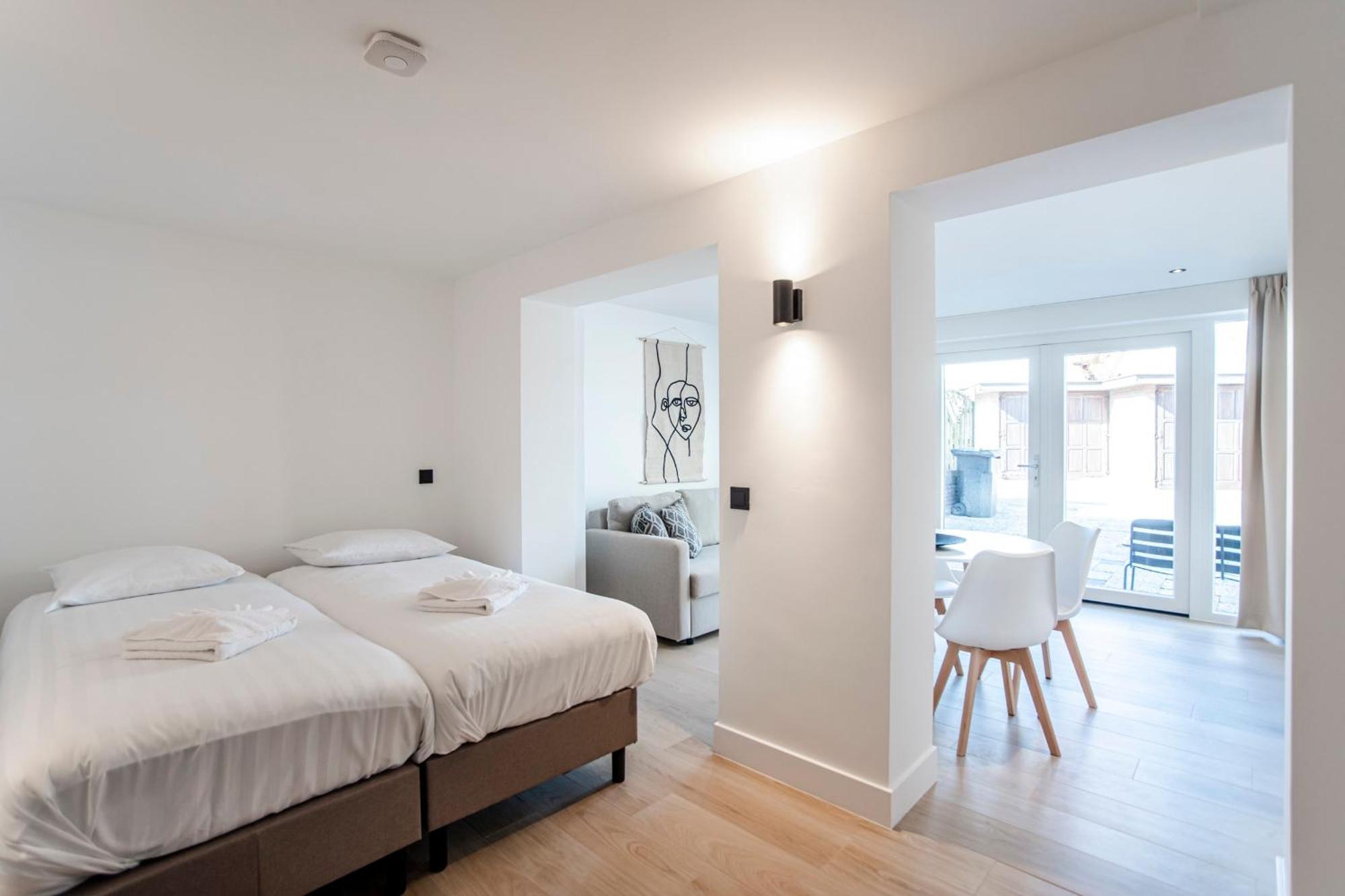 Апартаменты La Casa Alba With Private Parking Зандфорт Экстерьер фото
