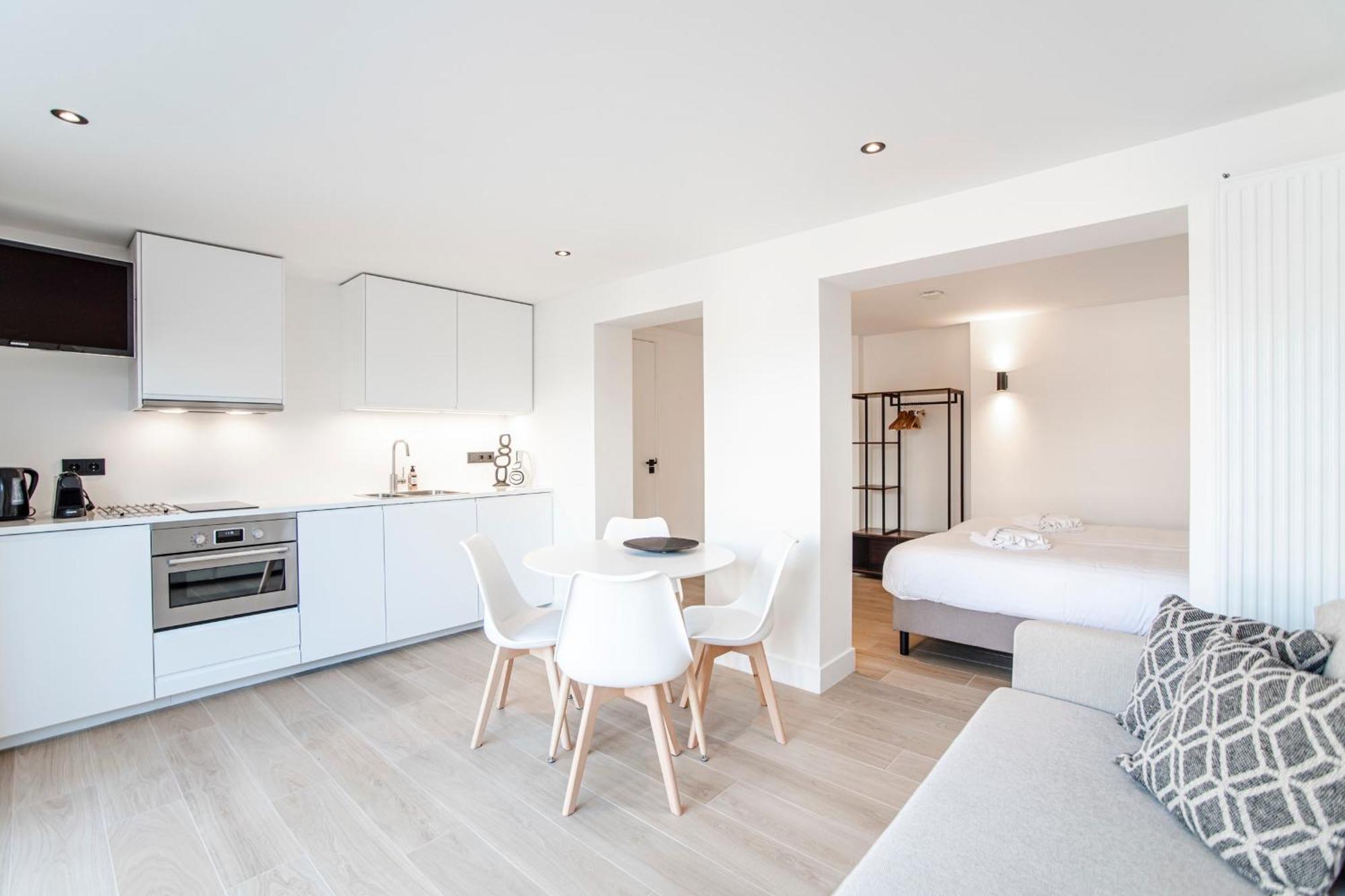 Апартаменты La Casa Alba With Private Parking Зандфорт Экстерьер фото
